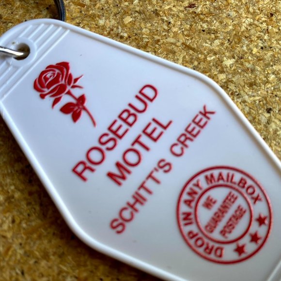 Rosebud Motel vintage style keychain - Picture 3 of 3